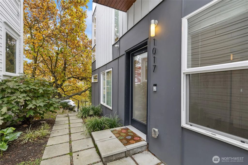 1017 W Crockett Street, Seattle