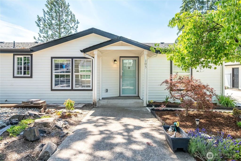 105 Robin Court, Longview
