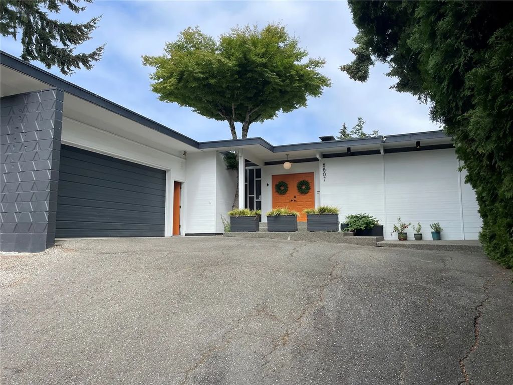 6807 44th Street Court W, University Place
