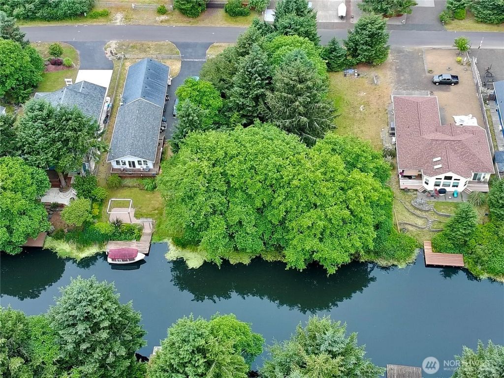 772 Island Circle Se, Ocean Shores