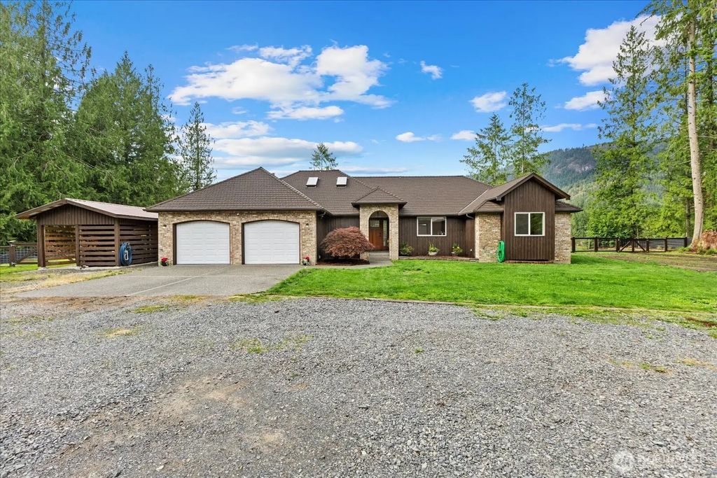 15619 N Trangen Loop Road, Arlington