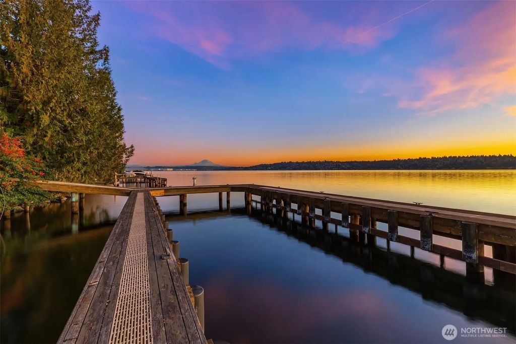 8001 West Mercer Street, Mercer Island