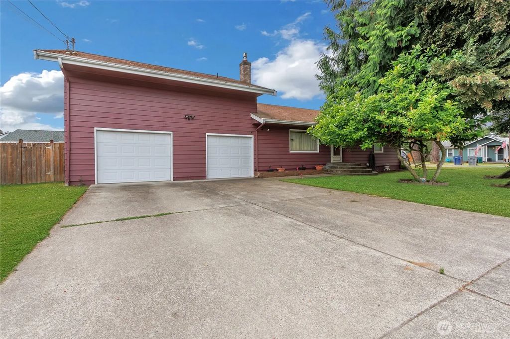 327 Chicago Boulevard S, Pacific