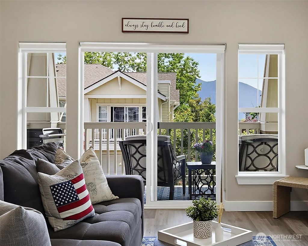 7705 Fairway Avenue Se 204, Snoqualmie