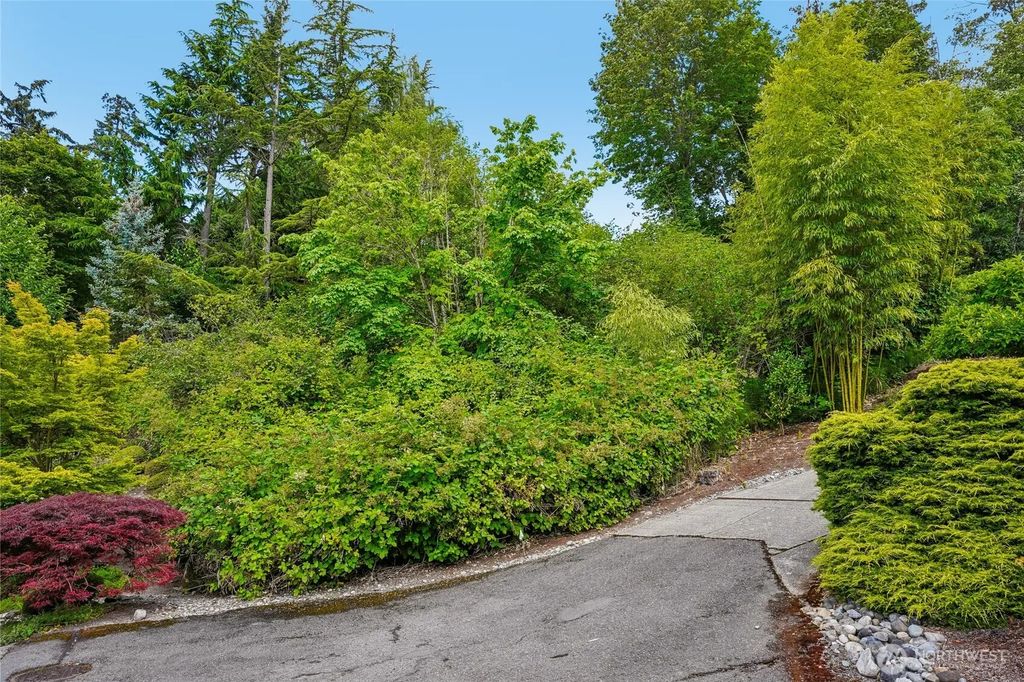 8114 W Mercer Way, Mercer Island