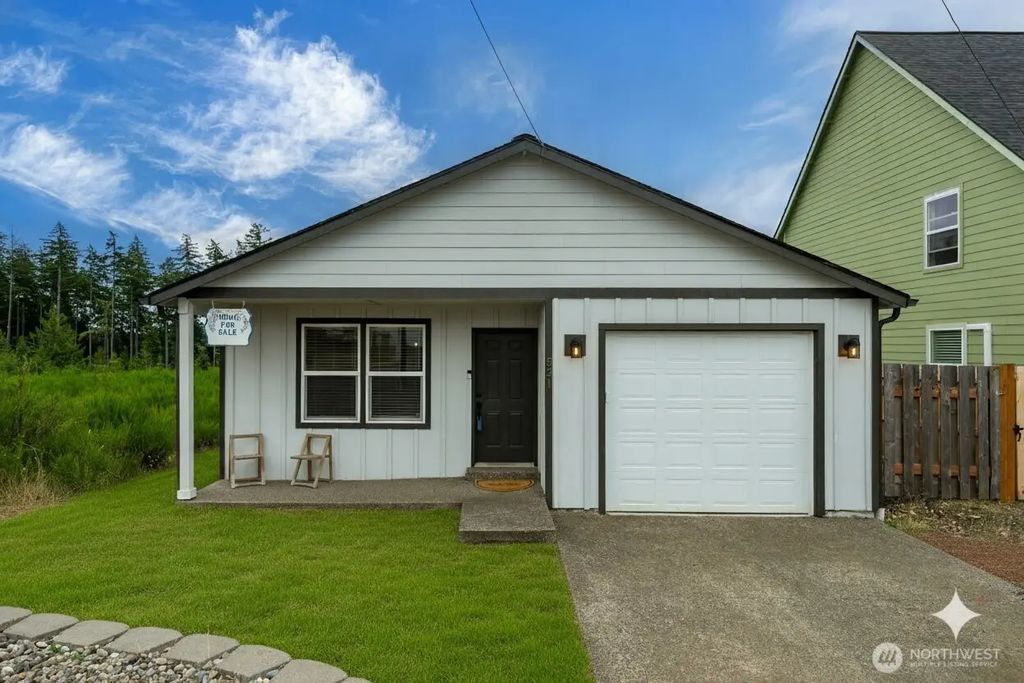 521 W B St, Shelton