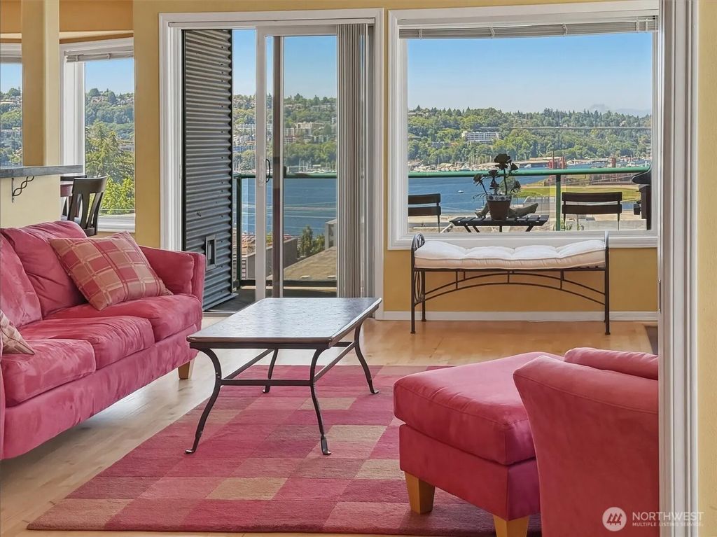 2713 Boylston Avenue E 201, Seattle