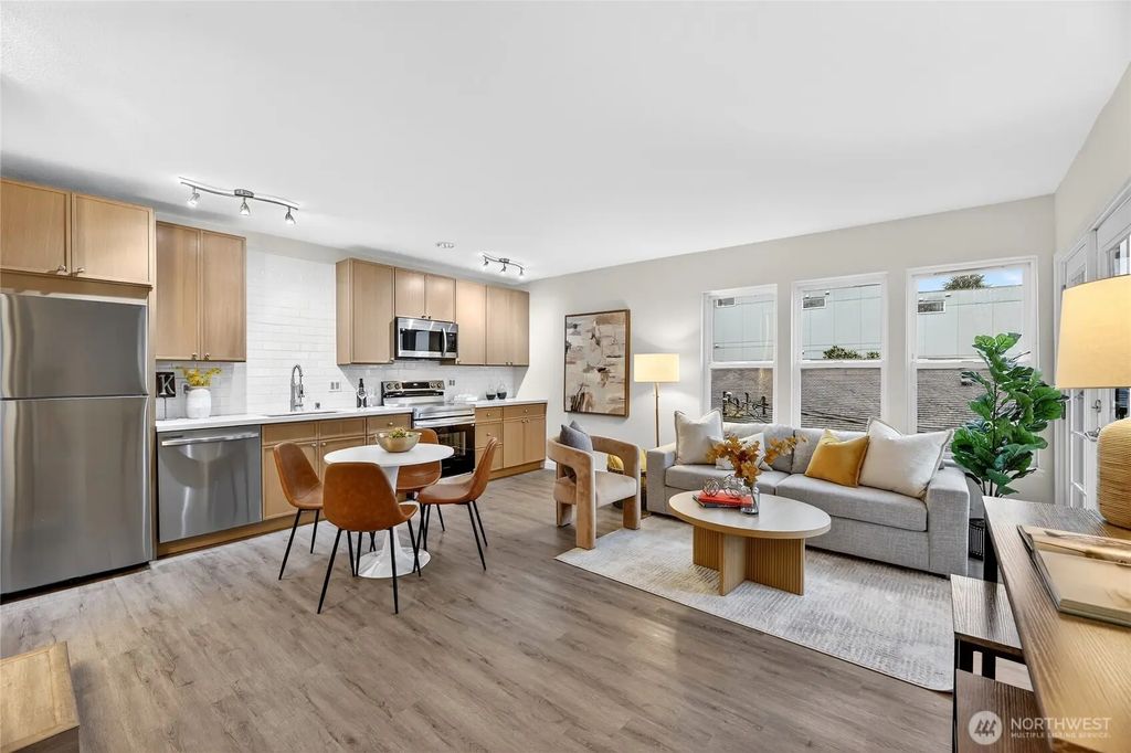 6547 42nd Avenue Sw 303, Seattle