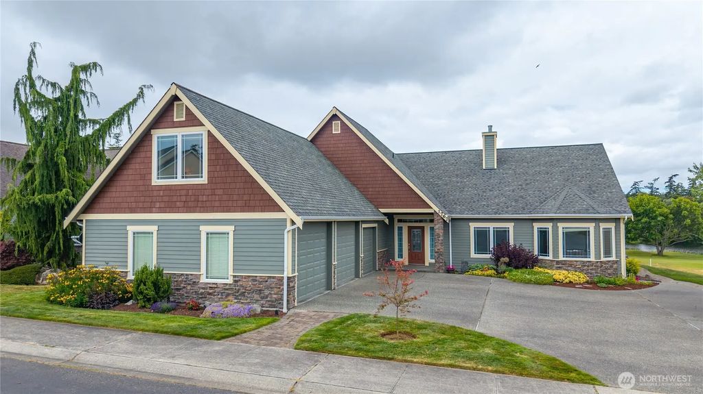 1767 Sw Waterside Court, Oak Harbor