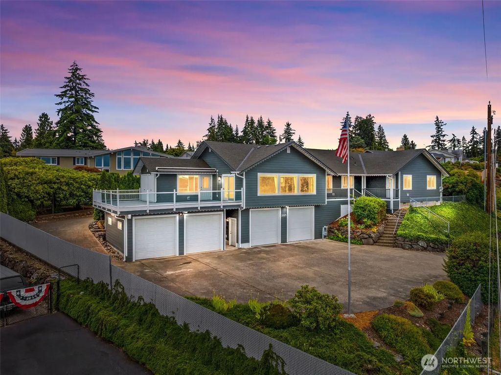 2025 5th Street Se, Puyallup