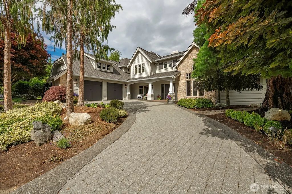 8784 Goshawk Road, Blaine