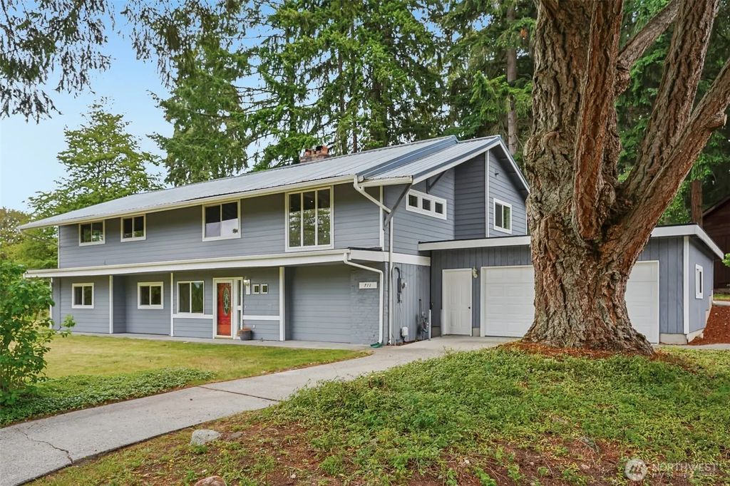 711 Galloway Street, Steilacoom