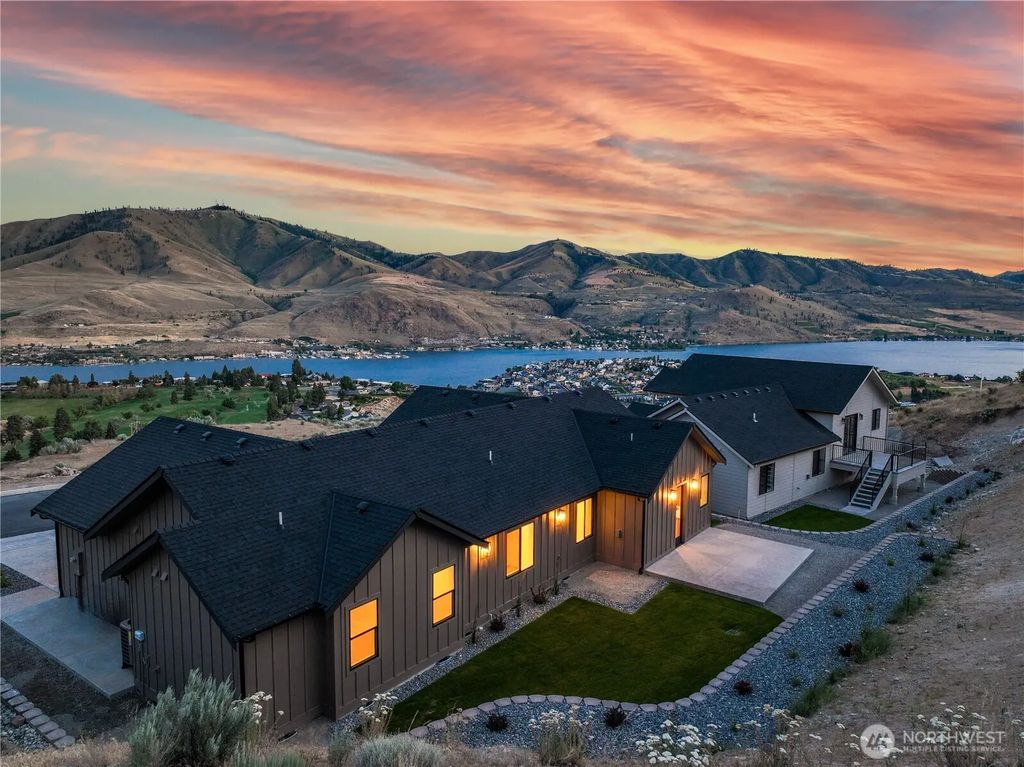 922 Long Drive, Chelan