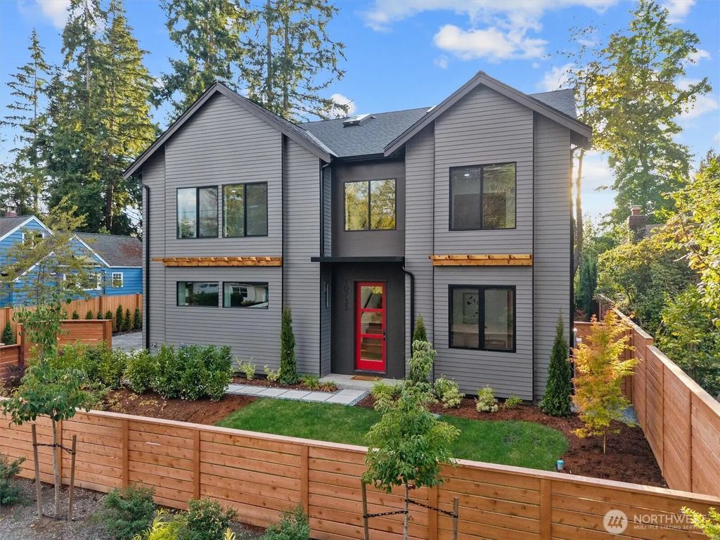 10733 17th Avenue Ne, Seattle
