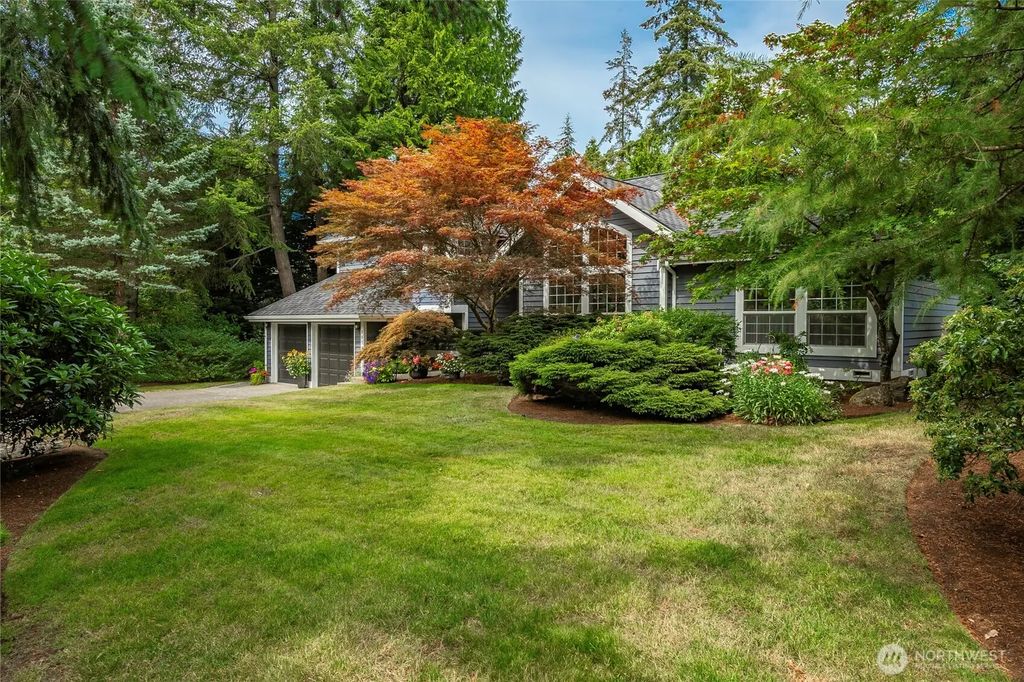 8850 Bald Eagle Drive, Blaine