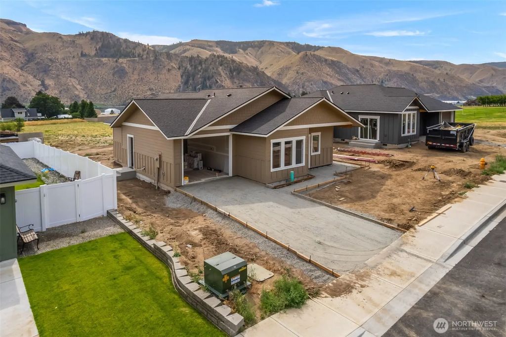 14893 Red Delicious Street, Entiat