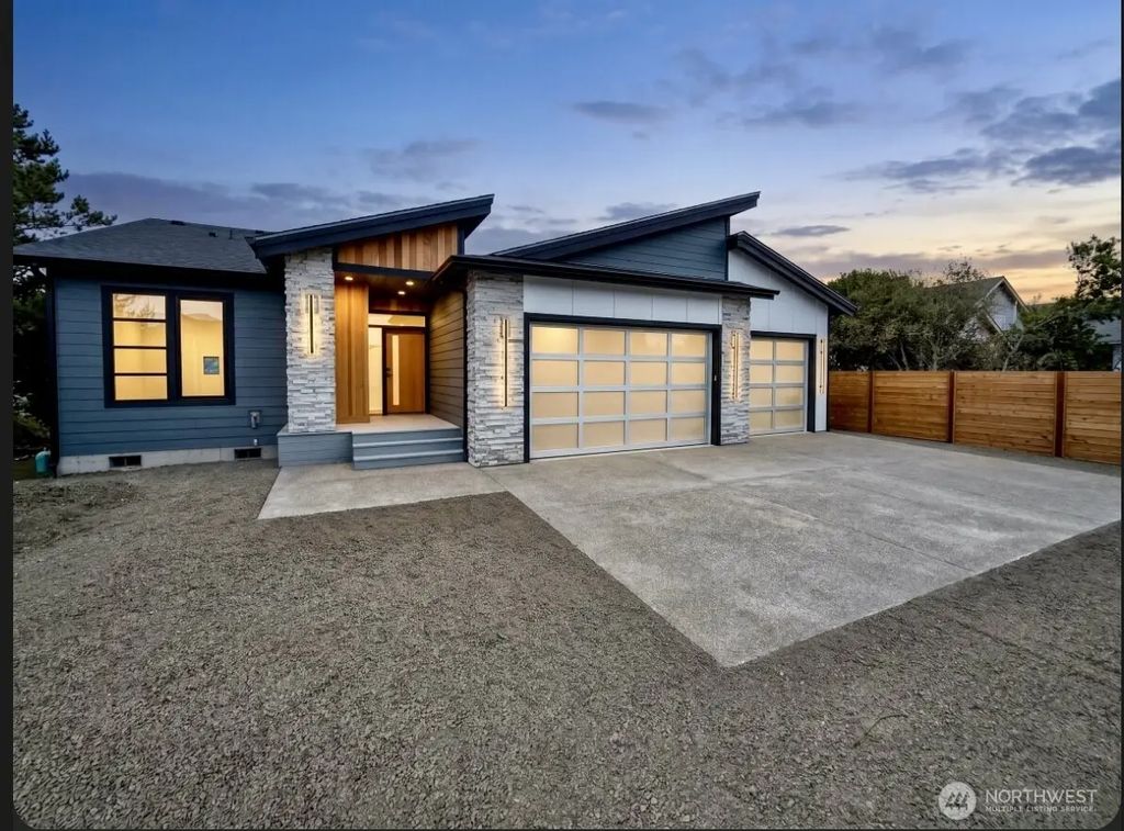887 Texmar Avenue Sw, Ocean Shores