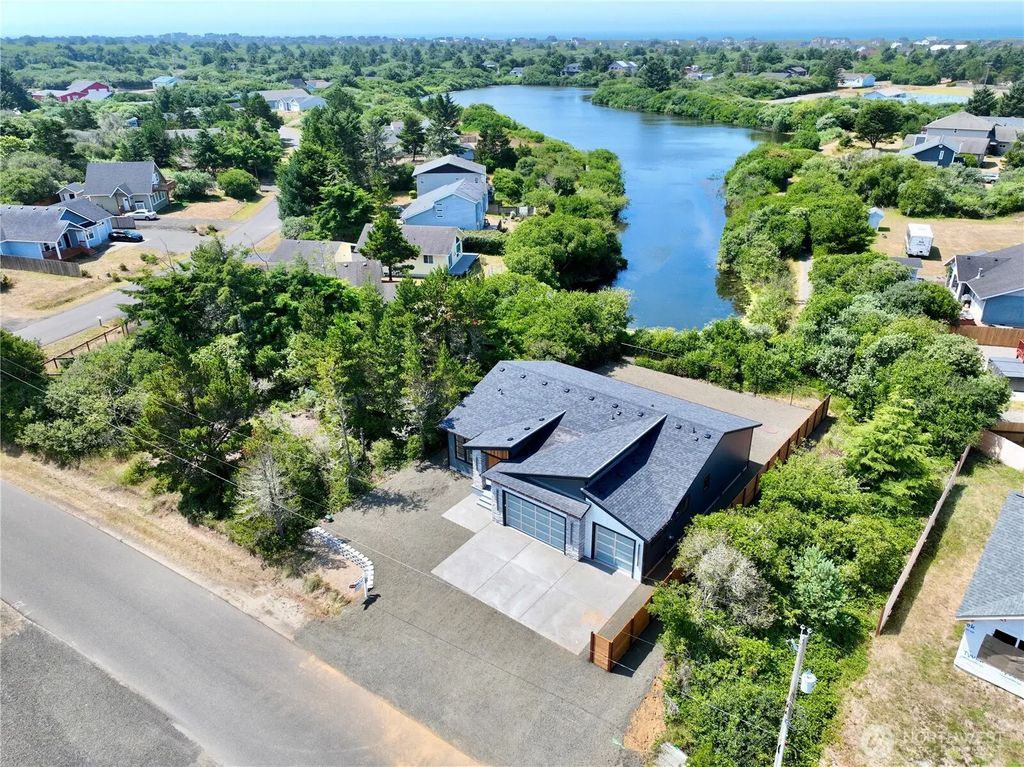 887 Texmar Avenue Sw, Ocean Shores