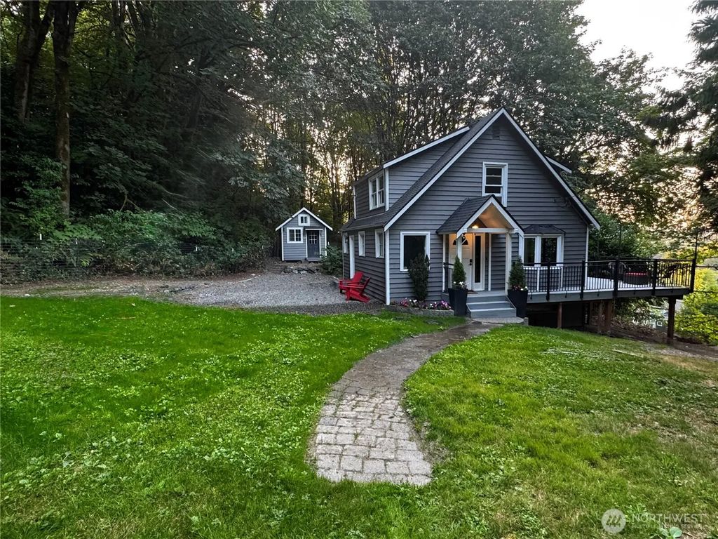 8233 Ne 169th Street, Kenmore