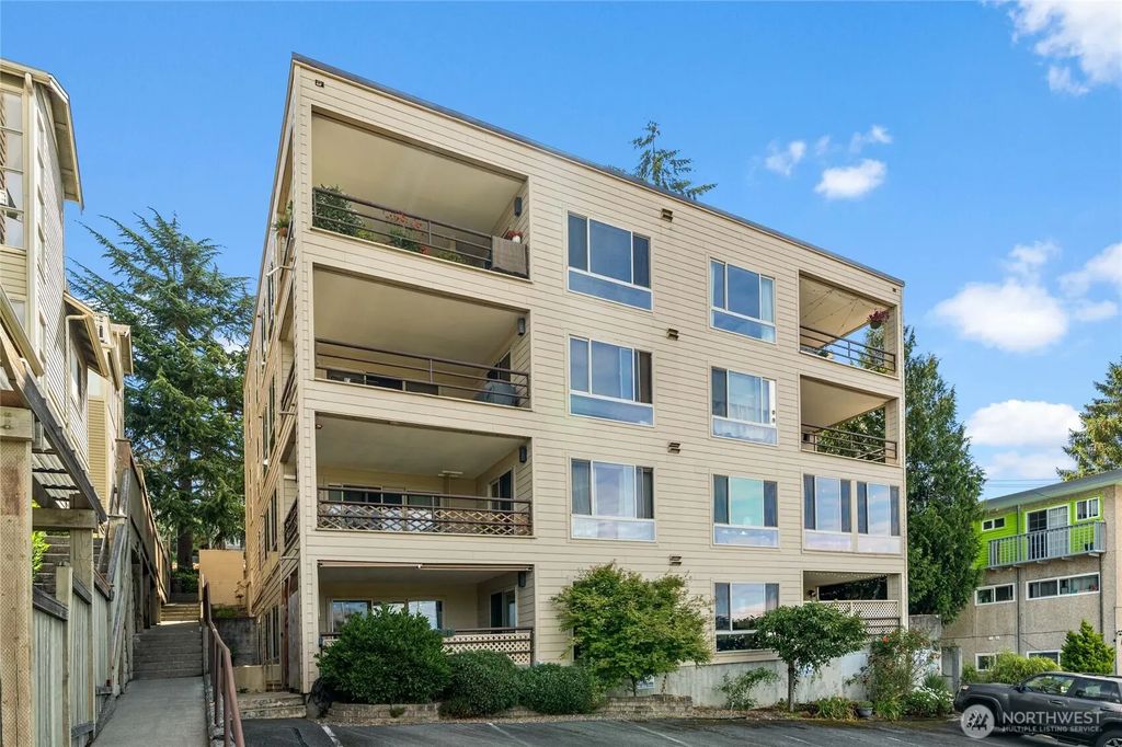 2811 14th W 101, Seattle