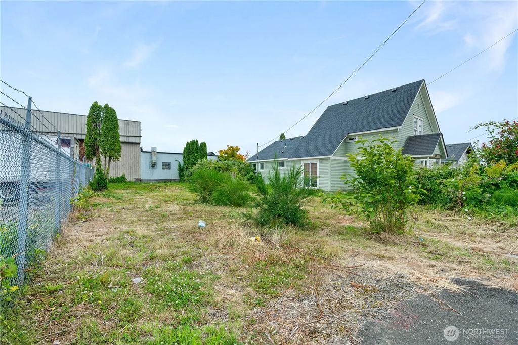 205 5th Street, Hoquiam