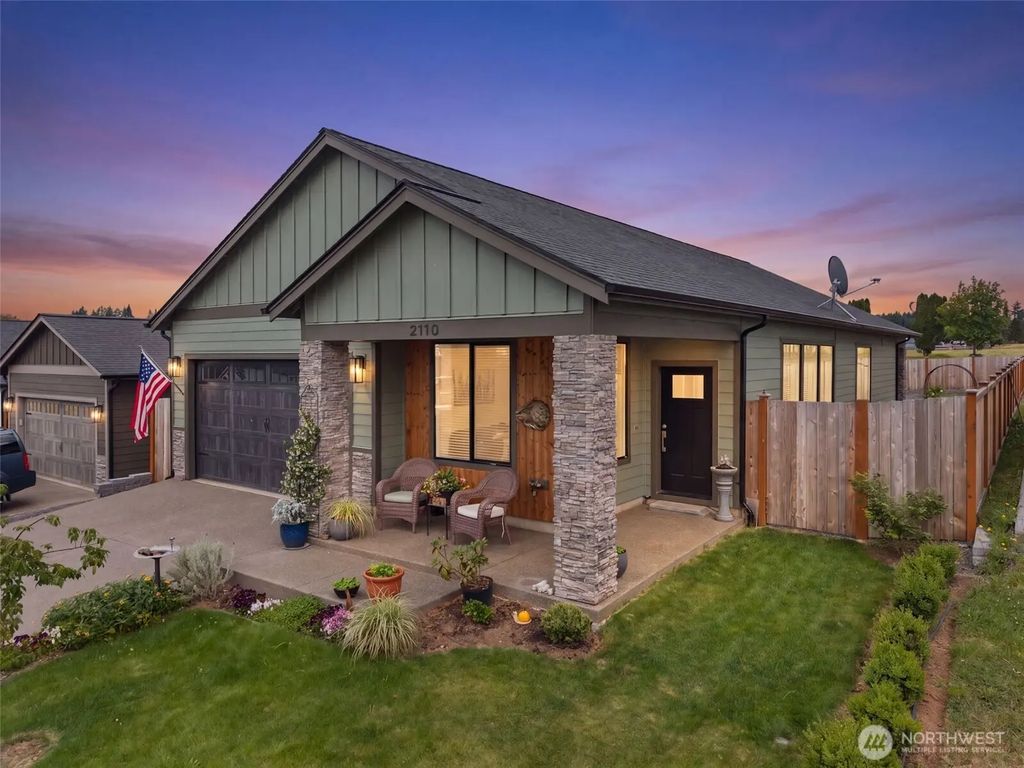 2110 Hawks View Lane, Winlock