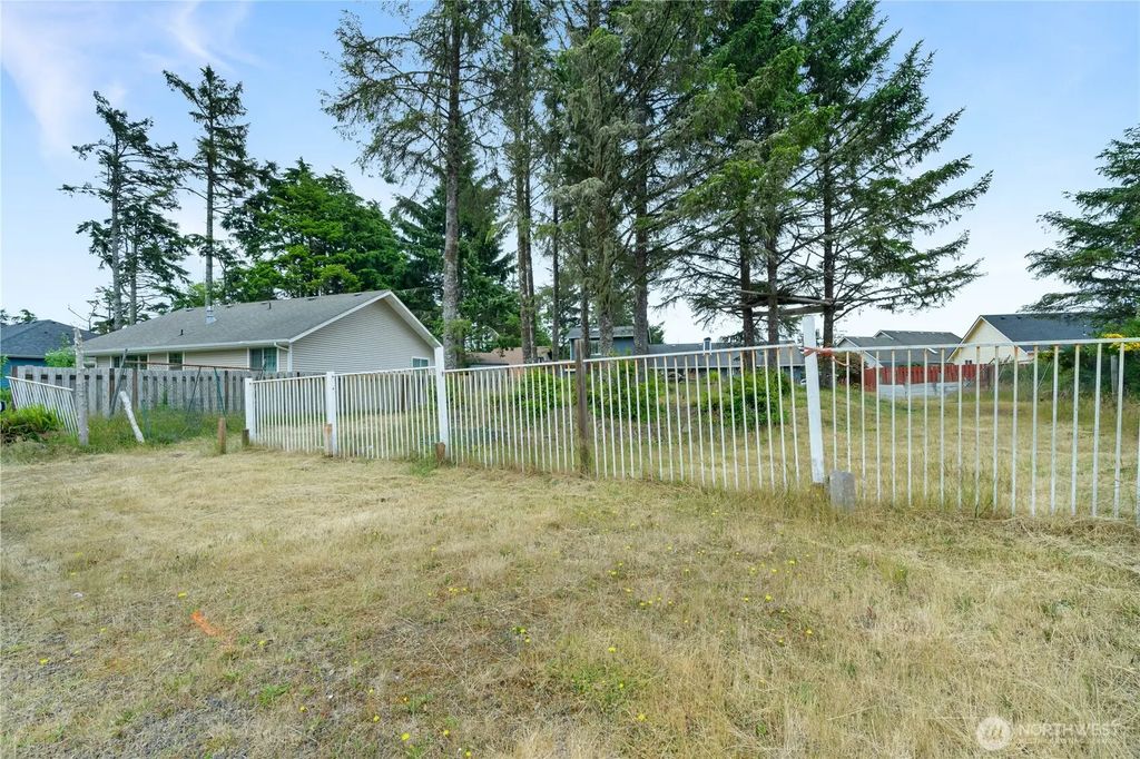 609 Blue Wing Loop Se, Ocean Shores