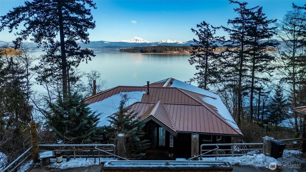 1822 Seacrest Drive, Lummi Island
