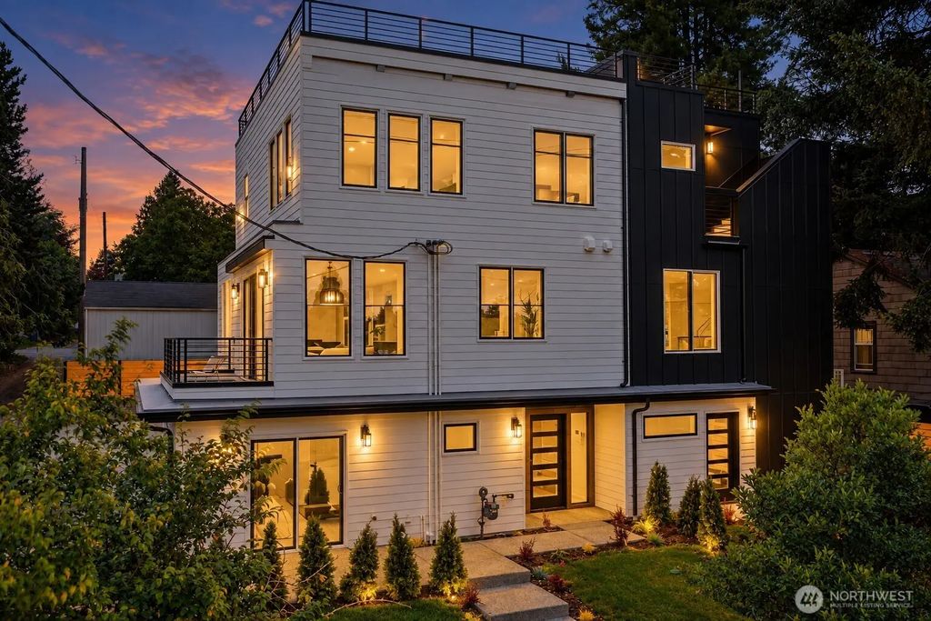 9815 Linden Avenue N, Seattle