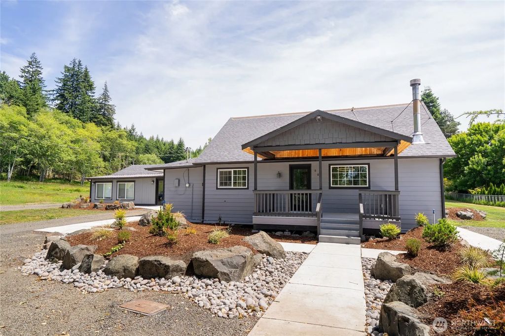 606 N 5th Street, Elma