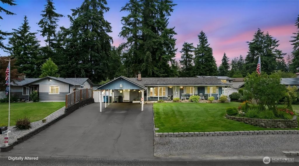 12311 109th Avenue Ct E, Puyallup