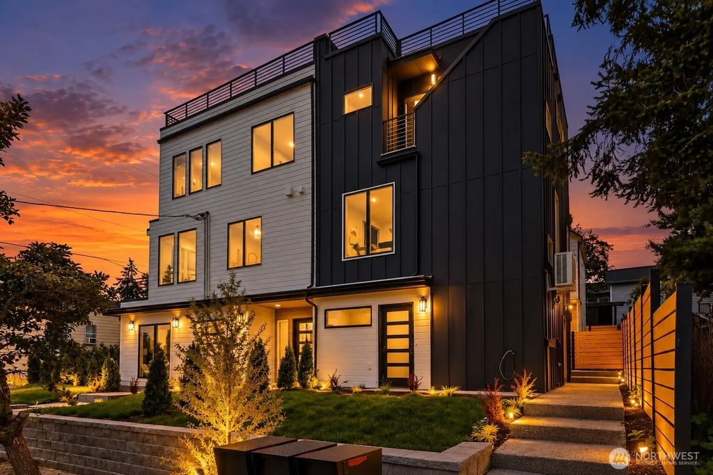 9813 Linden Avenue N, Seattle