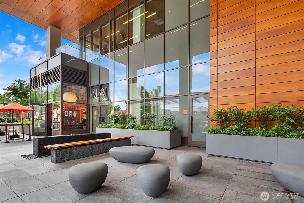 10232 Ne 10th Street 708, Bellevue