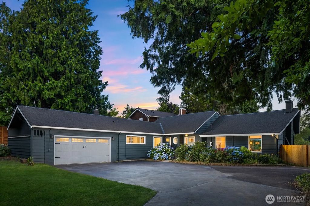 2137 N 128th Street, Seattle