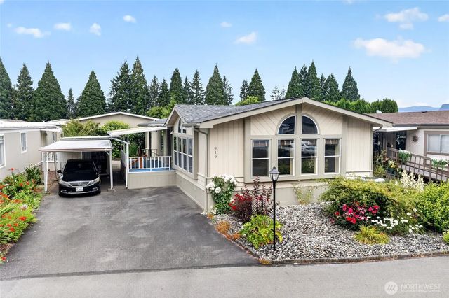 819 Mountain Villa Loop, Enumclaw