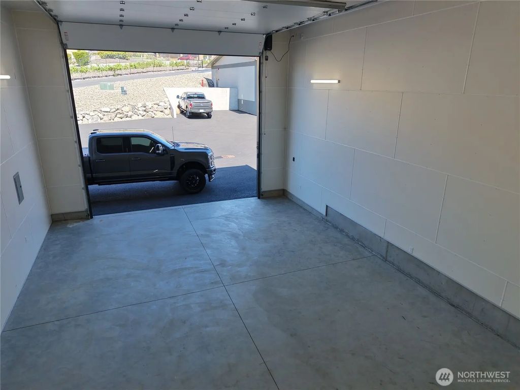 23595 Canopy Drive Nw 10, Quincy