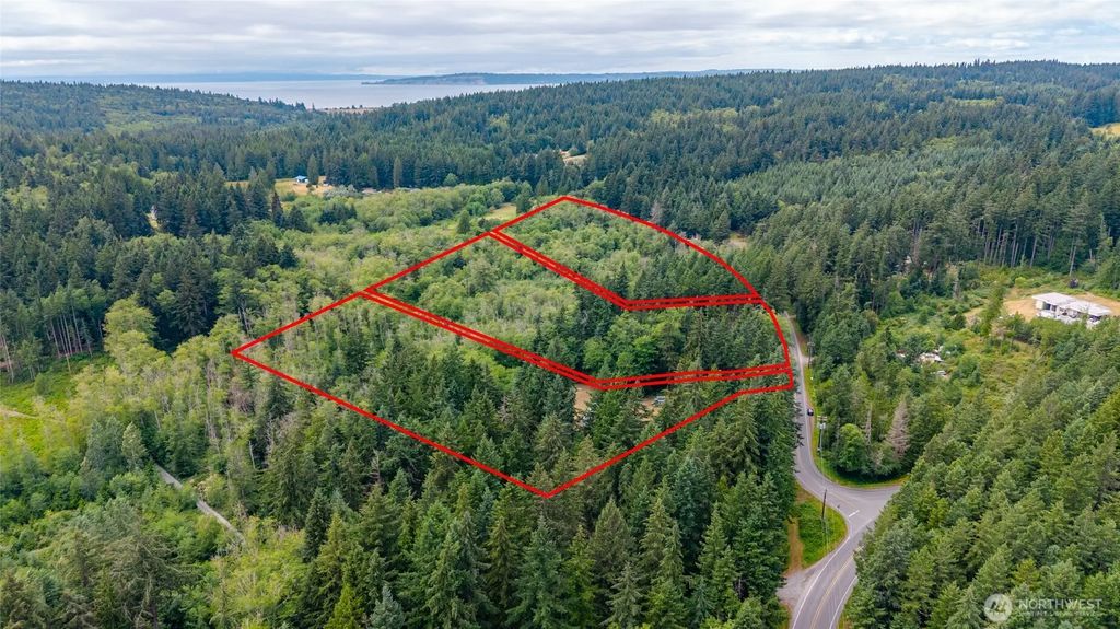 7846 Bailey Road, Clinton