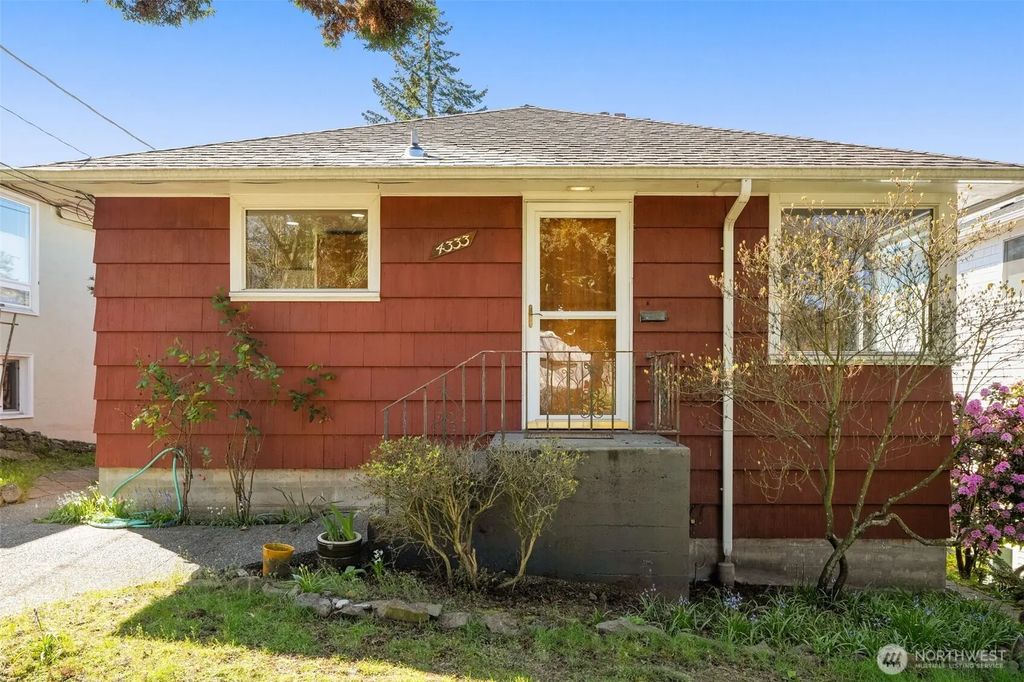 4333 32nd Avenue W, Seattle
