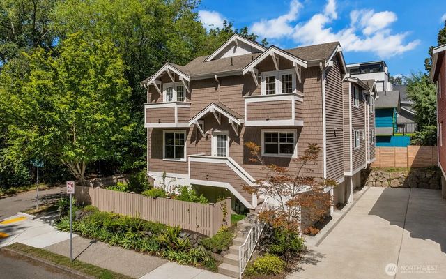 4720 Interlake Avenue N, Seattle