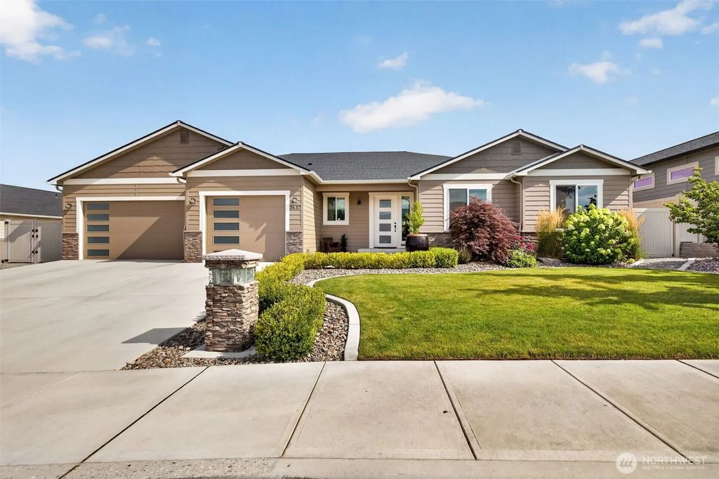 2637 7th St Se, East Wenatchee