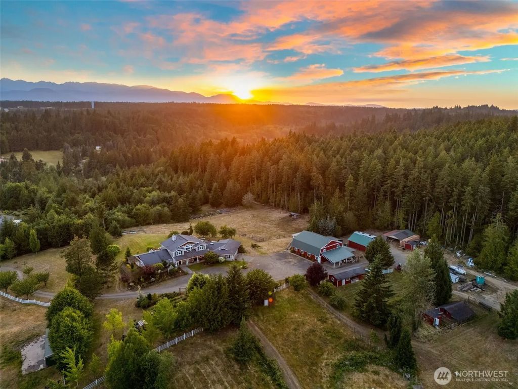 1254 Ne Raspberry Ridge Lane, Poulsbo