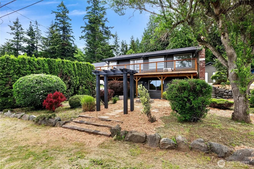 2536 Island View Lane, Lummi Island
