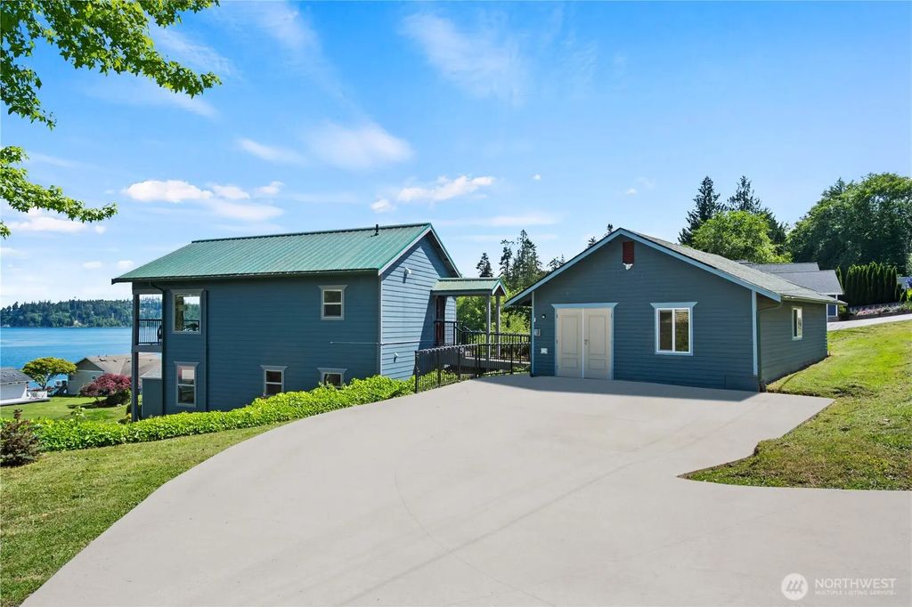 202 Olympus Boulevard, Port Ludlow