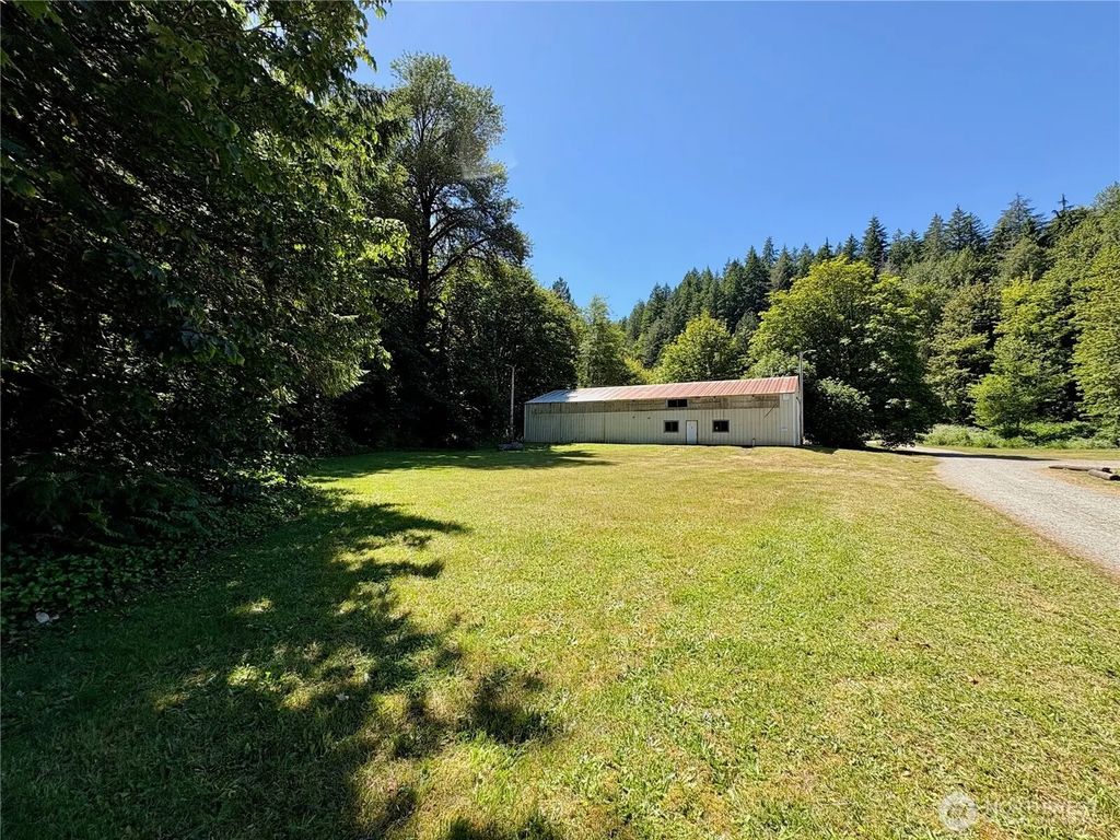 23501 N Us Highway 101, Hoodsport