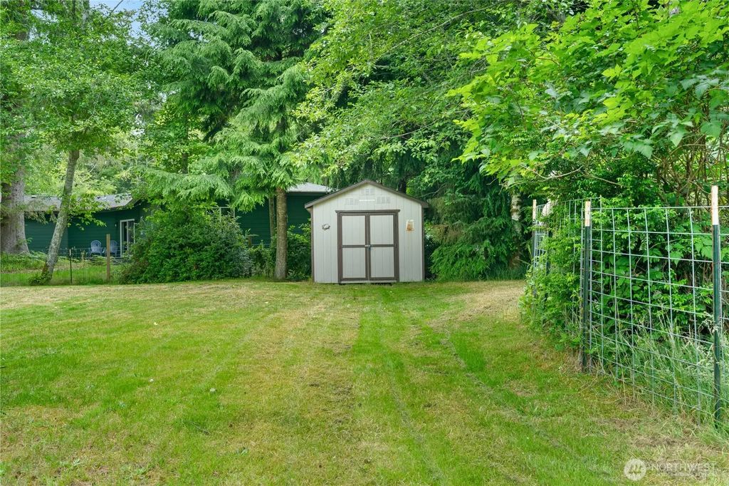 127 Glover Court Ne, Ocean Shores