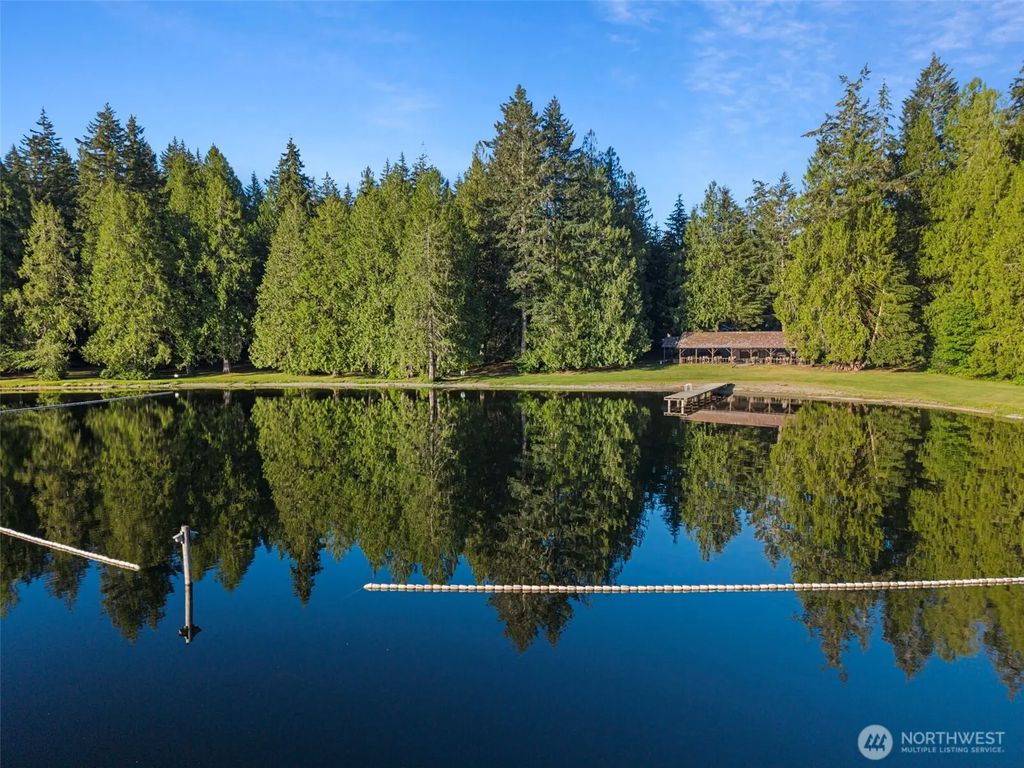 1052 E Mason Lake Drive W, Grapeview