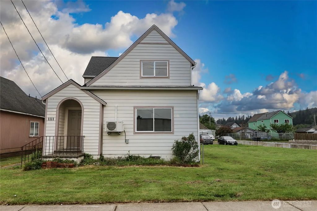 1111 Chenault Avenue, Hoquiam
