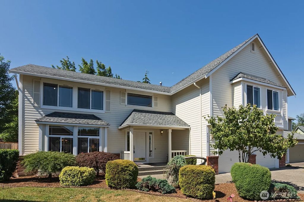 4313 Ne 6th Court, Renton