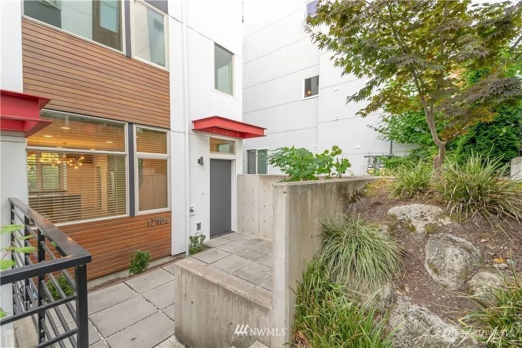 1718 27th Avenue A, Seattle