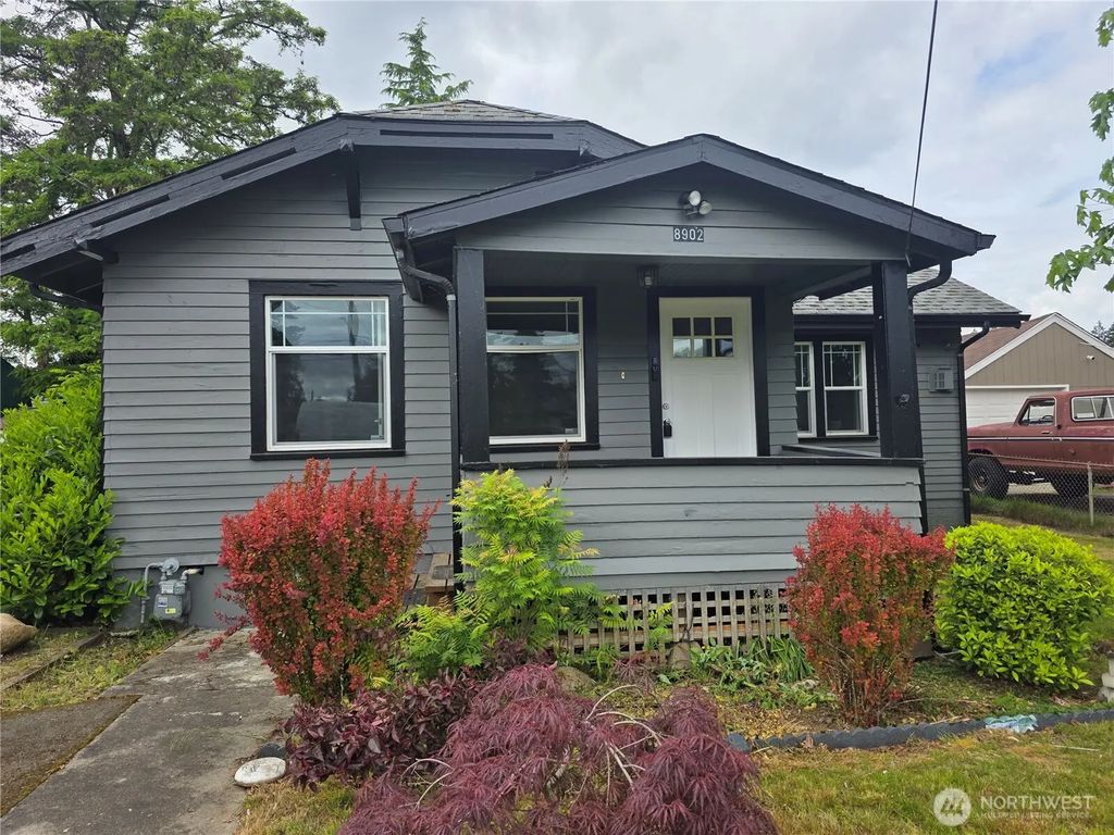 8902 Forest Road Sw, Lakewood
